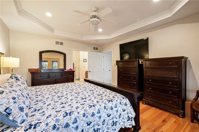 101 Quaker Ridge Ct, Ohioville, PA 15009