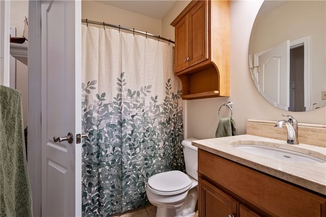 101 Quaker Ridge Ct, Ohioville, PA 15009