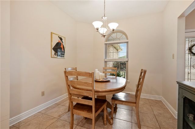 101 Quaker Ridge Ct, Ohioville, PA 15009
