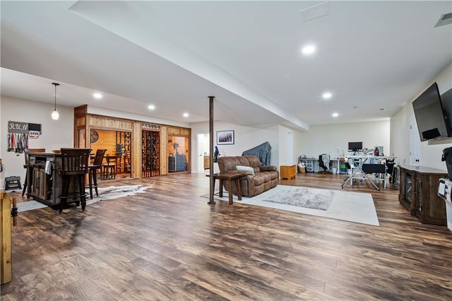 101 Quaker Ridge Ct, Ohioville, PA 15009