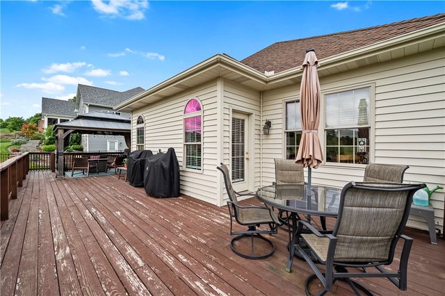 101 Quaker Ridge Ct, Ohioville, PA 15009