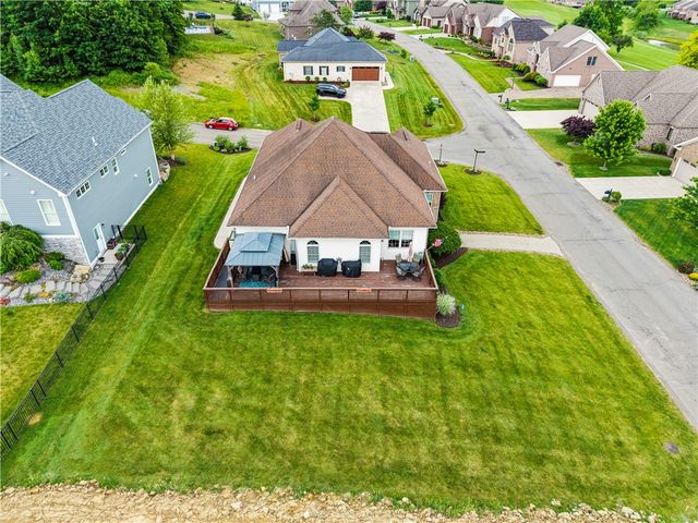101 Quaker Ridge Ct, Ohioville, PA 15009