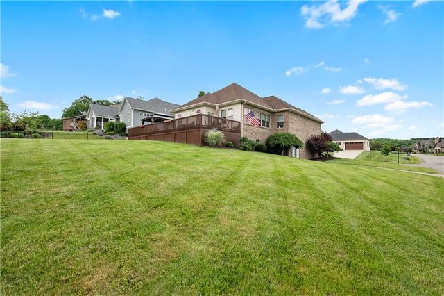 101 Quaker Ridge Ct, Ohioville, PA 15009