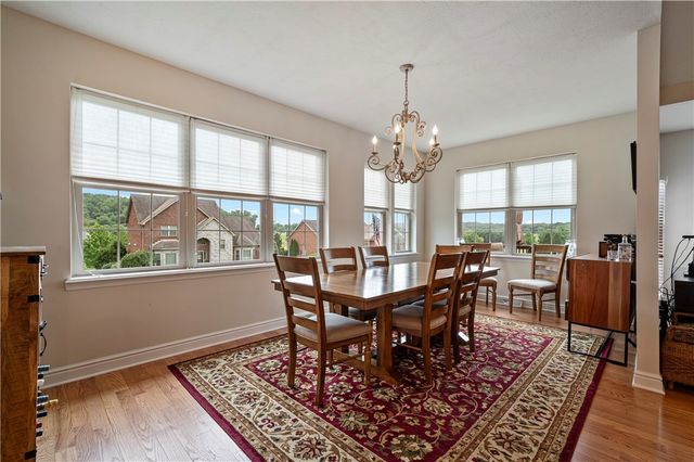 101 Quaker Ridge Ct, Ohioville, PA 15009