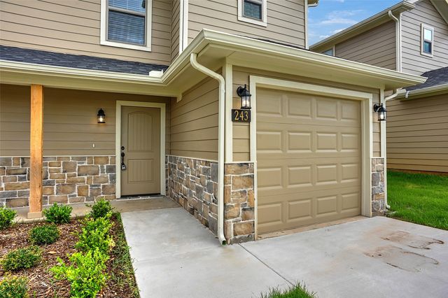 243 W Forest Avenue, Sherman, TX 75090