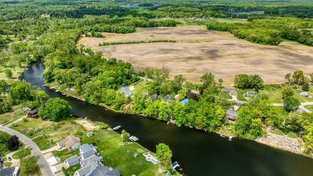 10771 Woodbrook Drive, Cement City, MI 49233