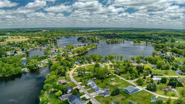 10771 Woodbrook Drive, Cement City, MI 49233