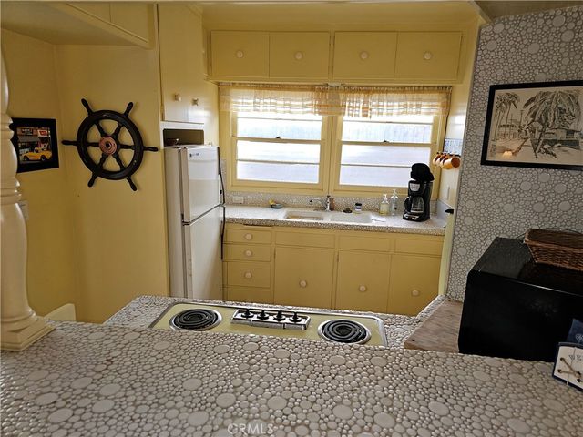 526 Park Avenue D, Newport Beach, CA 92662