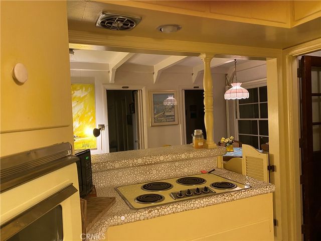 526 Park Avenue D, Newport Beach, CA 92662