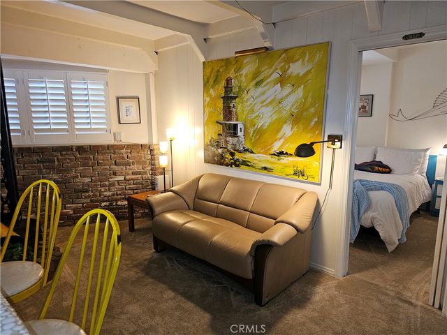 526 Park Avenue D, Newport Beach, CA 92662