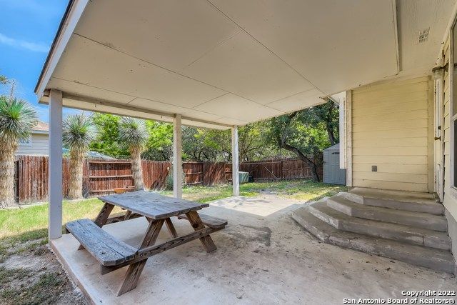 9647 wolf, San Antonio, TX 78251
