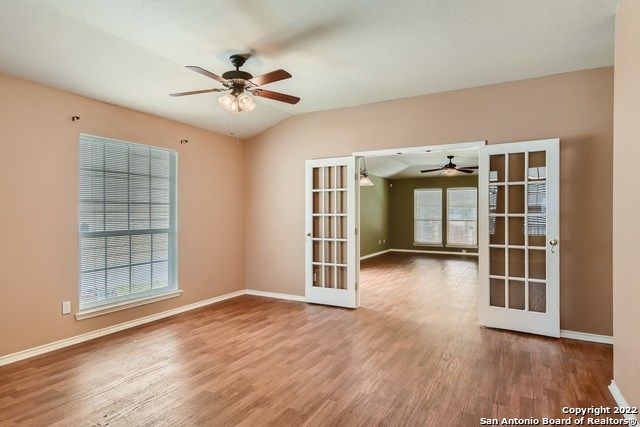 9647 wolf, San Antonio, TX 78251