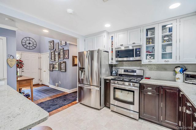318 Erik Drive, East Setauket, NY 11733
