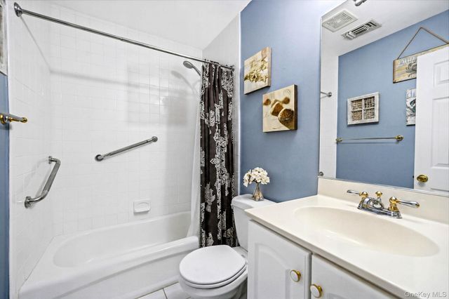 318 Erik Drive, East Setauket, NY 11733