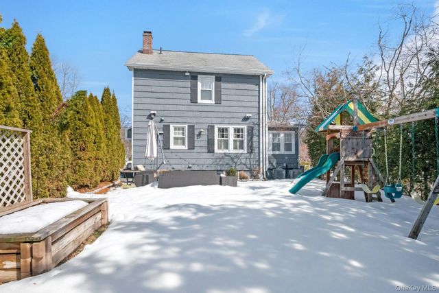 16 Robin Street, Ossining, NY 10562