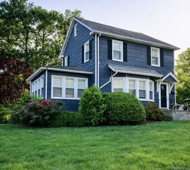 16 Robin Street, Ossining, NY 10562