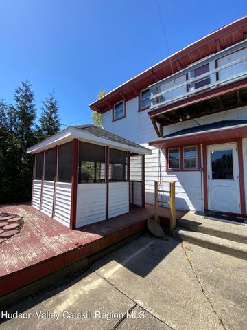 28 8th Street, Hudson, NY 12534