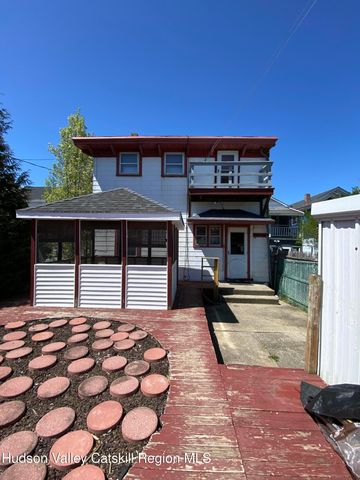 28 8th Street, Hudson, NY 12534