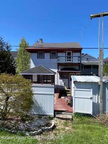 28 8th Street, Hudson, NY 12534