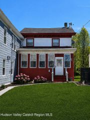 28 8th Street, Hudson, NY 12534