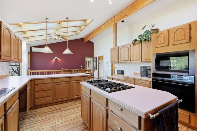 8206 W Bernhill Rd, Spokane, WA 99208