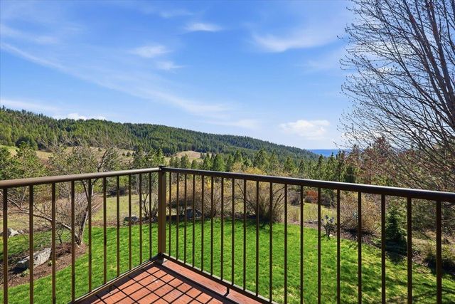 8206 W Bernhill Rd, Spokane, WA 99208