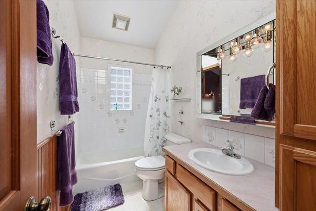 8206 W Bernhill Rd, Spokane, WA 99208