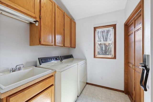 8206 W Bernhill Rd, Spokane, WA 99208