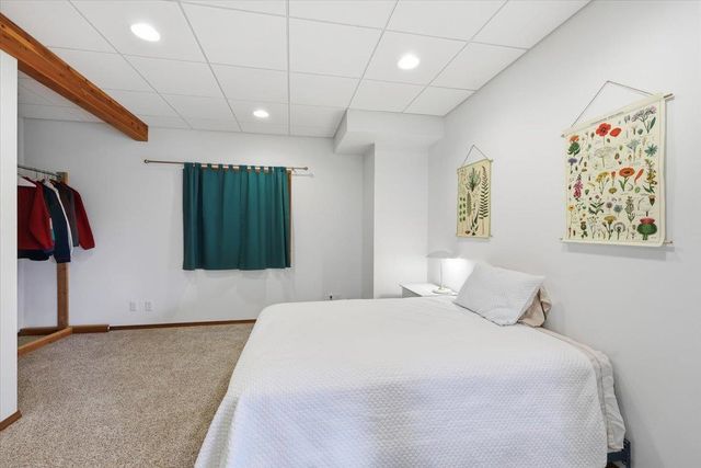 8206 W Bernhill Rd, Spokane, WA 99208