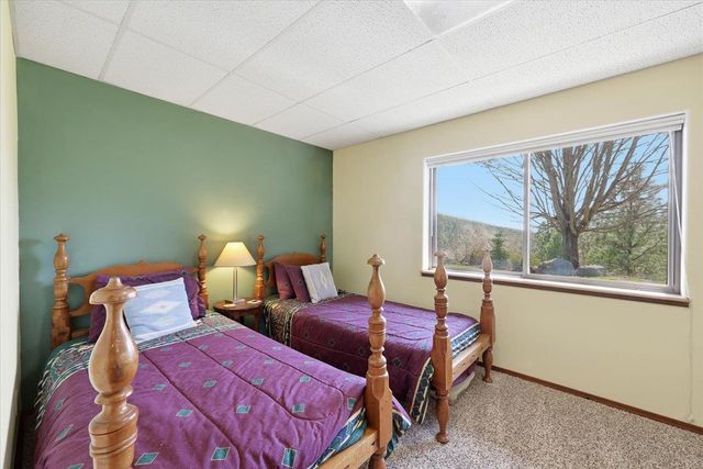 8206 W Bernhill Rd, Spokane, WA 99208