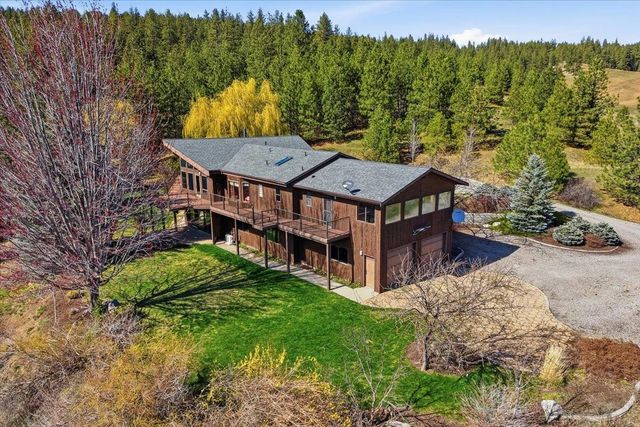 8206 W Bernhill Rd, Spokane, WA 99208