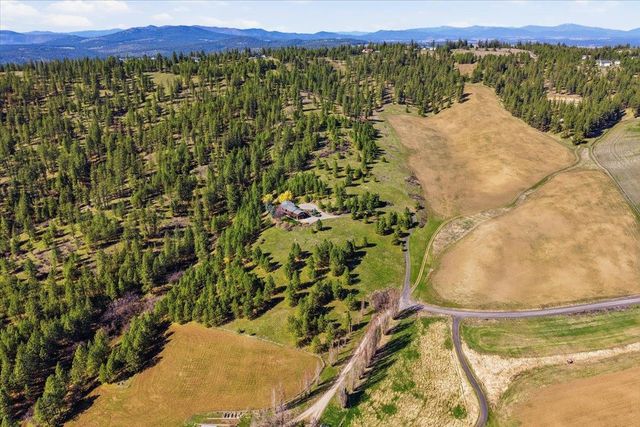 8206 W Bernhill Rd, Spokane, WA 99208