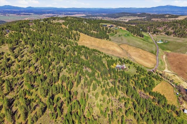 8206 W Bernhill Rd, Spokane, WA 99208