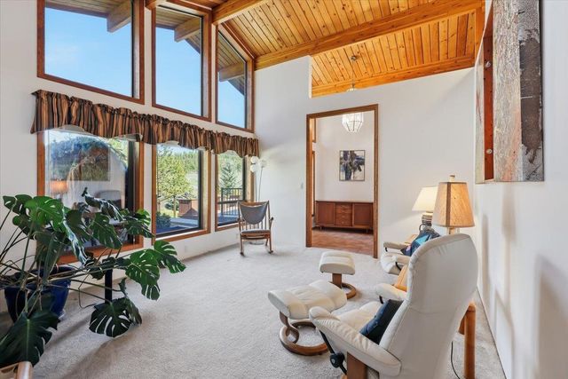 8206 W Bernhill Rd, Spokane, WA 99208