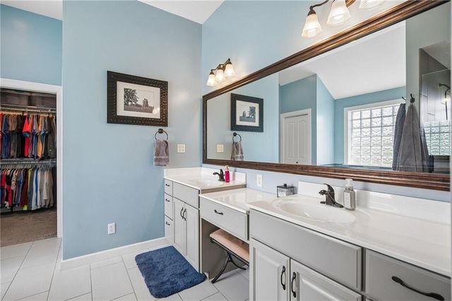 14691 N Lewis Avenue, Liberty, MO 64068