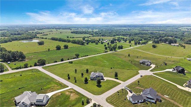 14691 N Lewis Avenue, Liberty, MO 64068