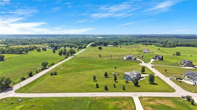 14691 N Lewis Avenue, Liberty, MO 64068