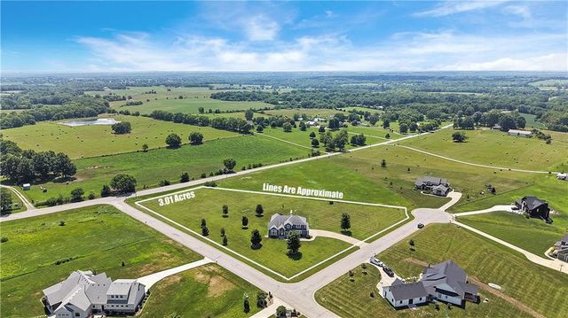 14691 N Lewis Avenue, Liberty, MO 64068