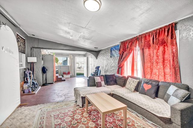 2 Park St, Lodi, CA 95240