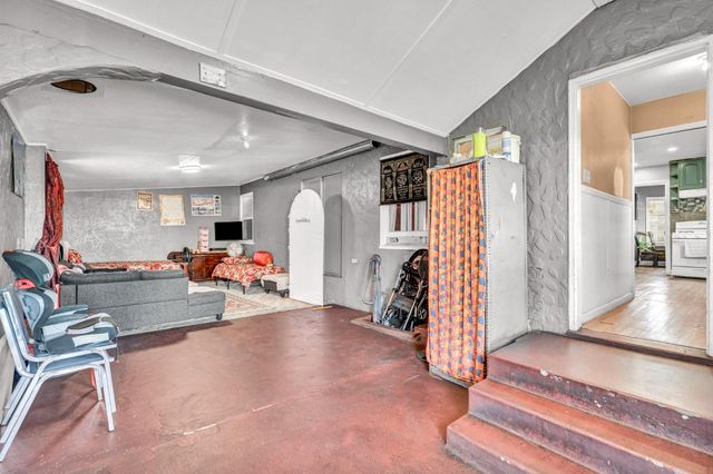 2 Park St, Lodi, CA 95240