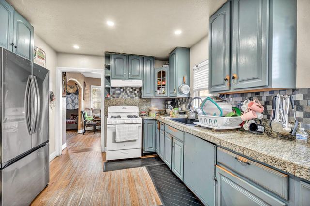 2 Park St, Lodi, CA 95240