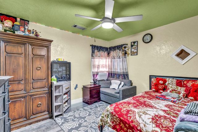 2 Park St, Lodi, CA 95240