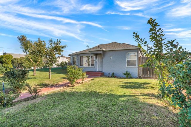 2 Park St, Lodi, CA 95240