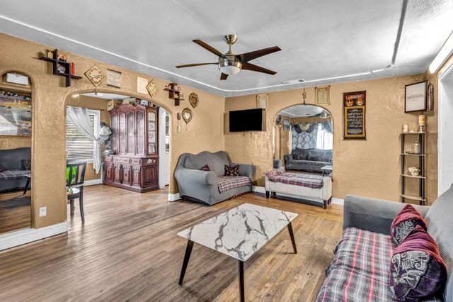 2 Park St, Lodi, CA 95240