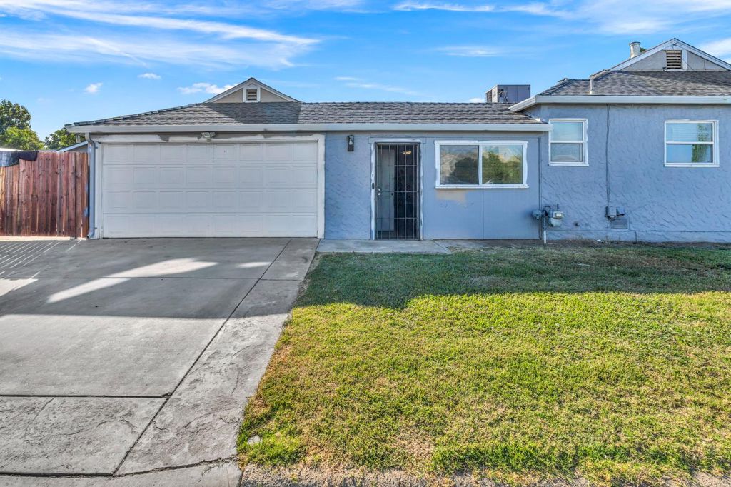 2 Park St, Lodi, CA 95240