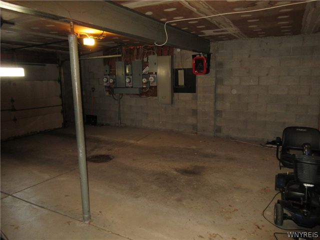 345 South Cayuga Road A, Amherst, NY 14221