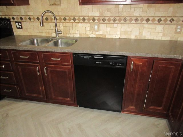 345 South Cayuga Road A, Amherst, NY 14221