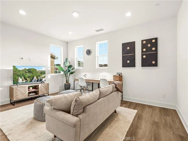 19149 Lauren Lane, Saugus, CA 91350