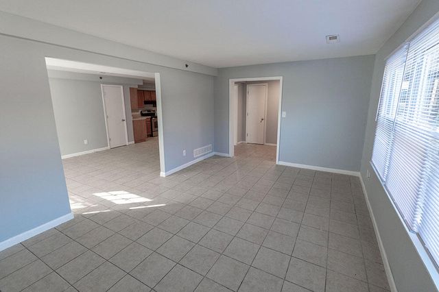 706 DEMARET DR C, Columbia, MO 65202