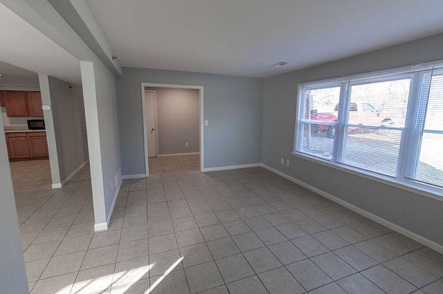 706 DEMARET DR C, Columbia, MO 65202